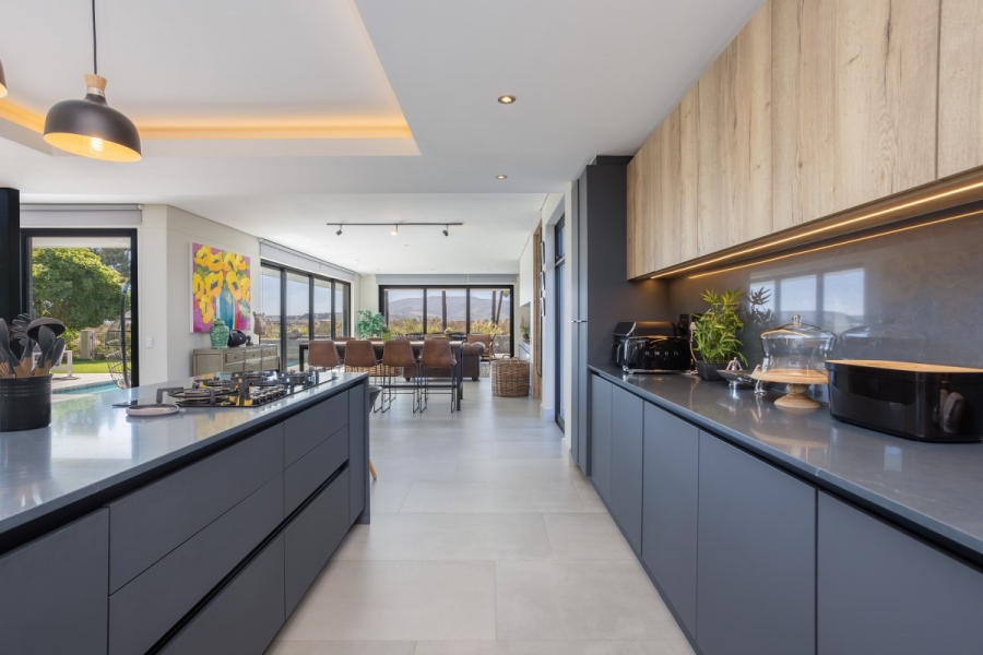 5 Bedroom Property for Sale in Val De Vie Estate Western Cape